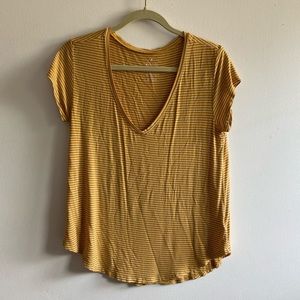 American Eagle Favorite Tee